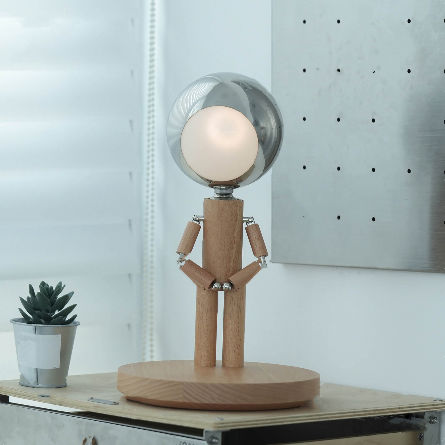 Creative Moon Table Lamp 🌙, Wooden Bedside Lamp with Touch Control & USB Charging 💡